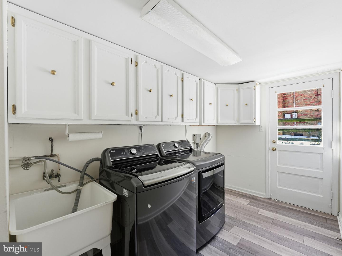 3015 CRANE DR, FALLS CHURCH, Virginia 22042, 4 Bedrooms Bedrooms, ,2 BathroomsBathrooms,Residential,For sale,3015 CRANE DR,VAFX2289112 MLS # VAFX2289112 3015 CRANE DR, FALLS CHURCH, Virginia 22042, 4 Bedrooms Bedrooms, ,2 BathroomsBathrooms,Residential,For sale,3015 CRANE DR,VAFX2289112 MLS # VAFX2289112