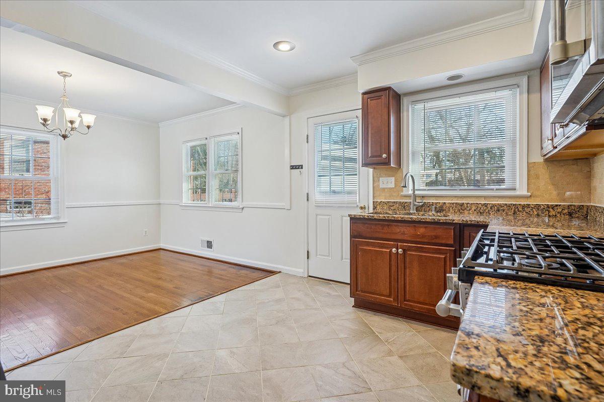 7039 CALAMO ST, SPRINGFIELD, Virginia 22150, 4 Bedrooms Bedrooms, ,2 BathroomsBathrooms,Residential,For sale,7039 CALAMO ST,VAFX2289278 MLS # VAFX2289278