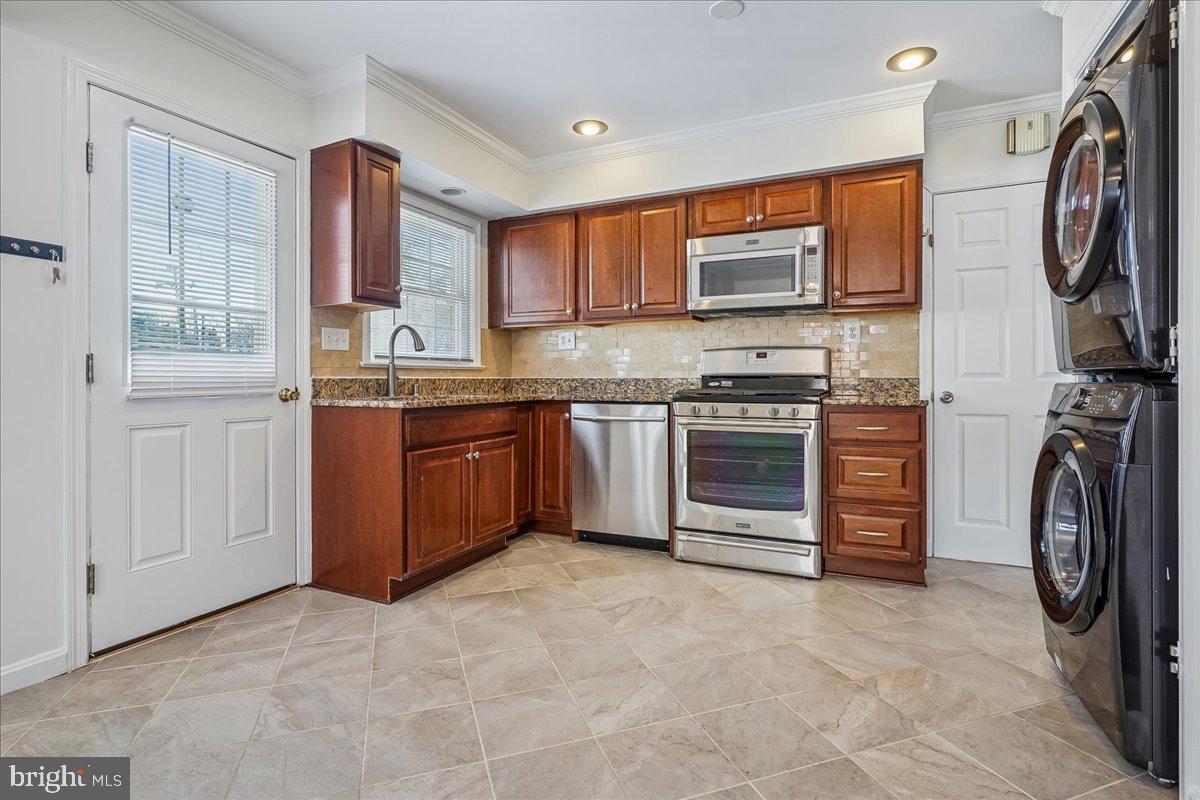 7039 CALAMO ST, SPRINGFIELD, Virginia 22150, 4 Bedrooms Bedrooms, ,2 BathroomsBathrooms,Residential,For sale,7039 CALAMO ST,VAFX2289278 MLS # VAFX2289278