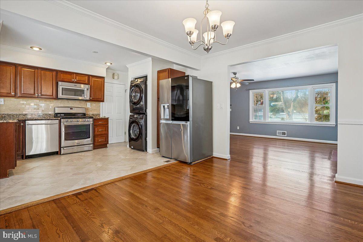 7039 CALAMO ST, SPRINGFIELD, Virginia 22150, 4 Bedrooms Bedrooms, ,2 BathroomsBathrooms,Residential,For sale,7039 CALAMO ST,VAFX2289278 MLS # VAFX2289278