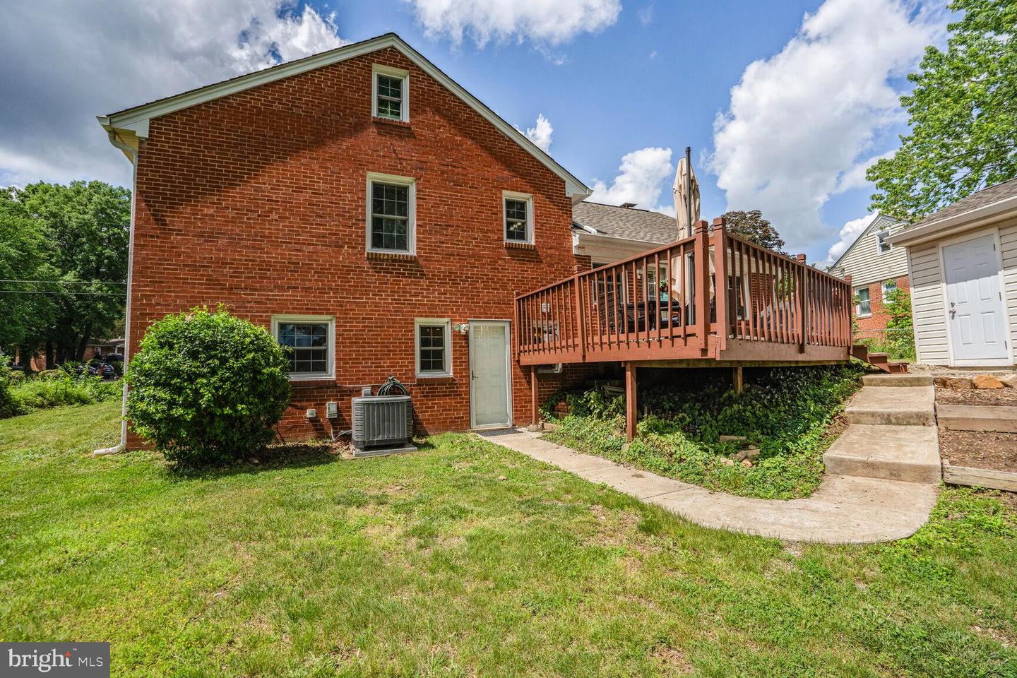 7039 CALAMO ST, SPRINGFIELD, Virginia 22150, 4 Bedrooms Bedrooms, ,2 BathroomsBathrooms,Residential,For sale,7039 CALAMO ST,VAFX2289278 MLS # VAFX2289278