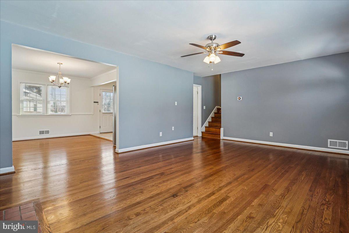 7039 CALAMO ST, SPRINGFIELD, Virginia 22150, 4 Bedrooms Bedrooms, ,2 BathroomsBathrooms,Residential,For sale,7039 CALAMO ST,VAFX2289278 MLS # VAFX2289278