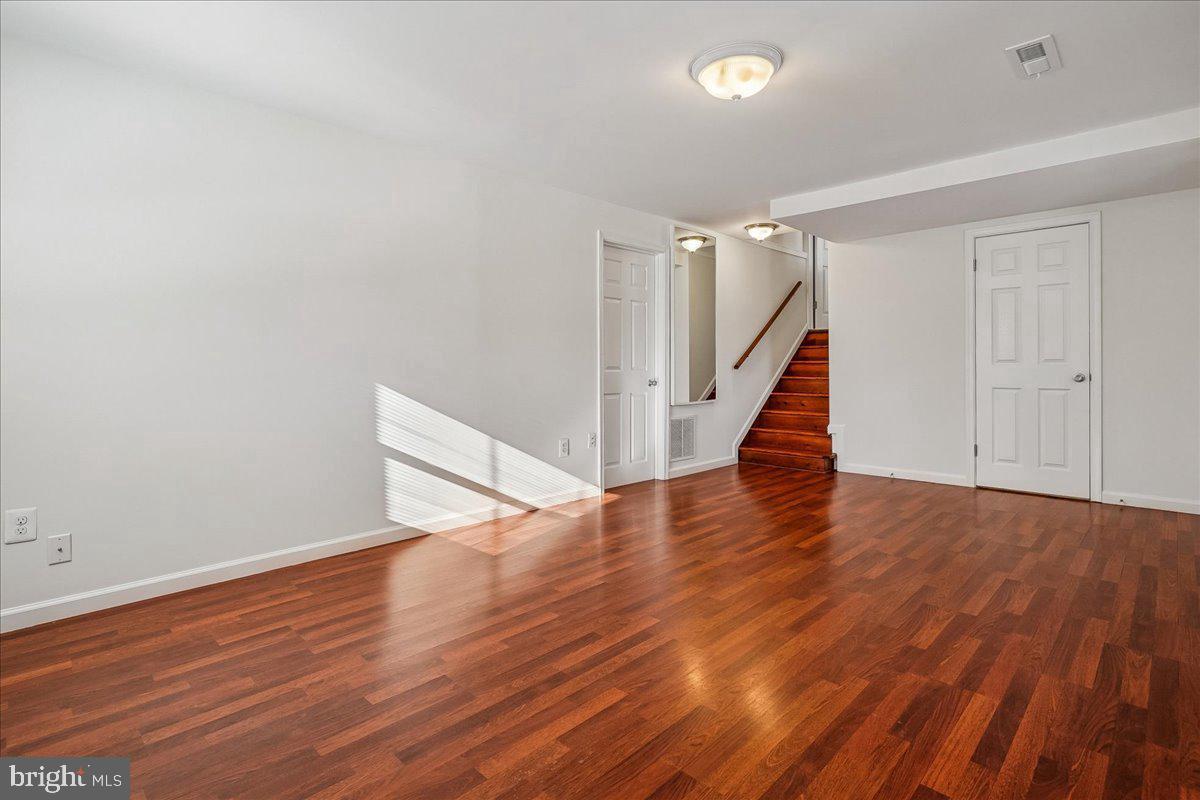 7039 CALAMO ST, SPRINGFIELD, Virginia 22150, 4 Bedrooms Bedrooms, ,2 BathroomsBathrooms,Residential,For sale,7039 CALAMO ST,VAFX2289278 MLS # VAFX2289278