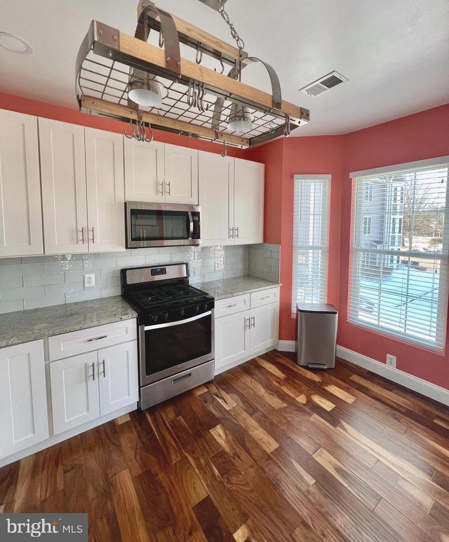 46590 DRYSDALE TER #201, STERLING, Virginia 20165, 2 Bedrooms Bedrooms, ,2 BathroomsBathrooms,Residential,For sale,46590 DRYSDALE TER #201,VALO2115326 MLS # VALO2115326