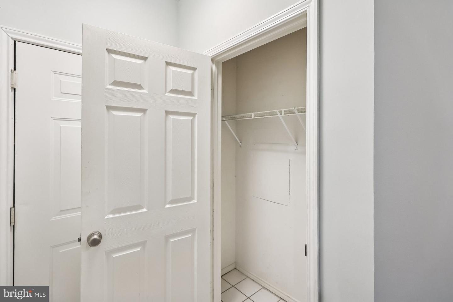 4405 SEDGEHURST DR #202, FAIRFAX, Virginia 22033, 2 Bedrooms Bedrooms, ,2 BathroomsBathrooms,Residential,For sale,4405 SEDGEHURST DR #202,VAFX2289328 MLS # VAFX2289328