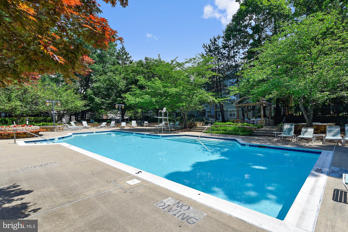 4405 SEDGEHURST DR #202, FAIRFAX, Virginia 22033, 2 Bedrooms Bedrooms, ,2 BathroomsBathrooms,Residential,For sale,4405 SEDGEHURST DR #202,VAFX2289328 MLS # VAFX2289328