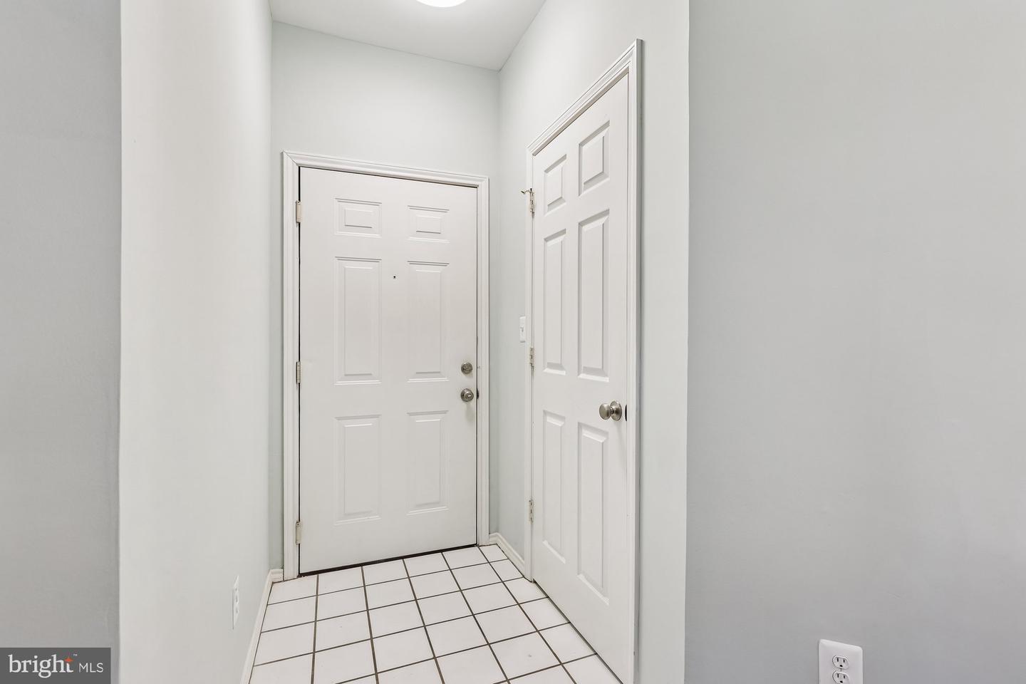 4405 SEDGEHURST DR #202, FAIRFAX, Virginia 22033, 2 Bedrooms Bedrooms, ,2 BathroomsBathrooms,Residential,For sale,4405 SEDGEHURST DR #202,VAFX2289328 MLS # VAFX2289328