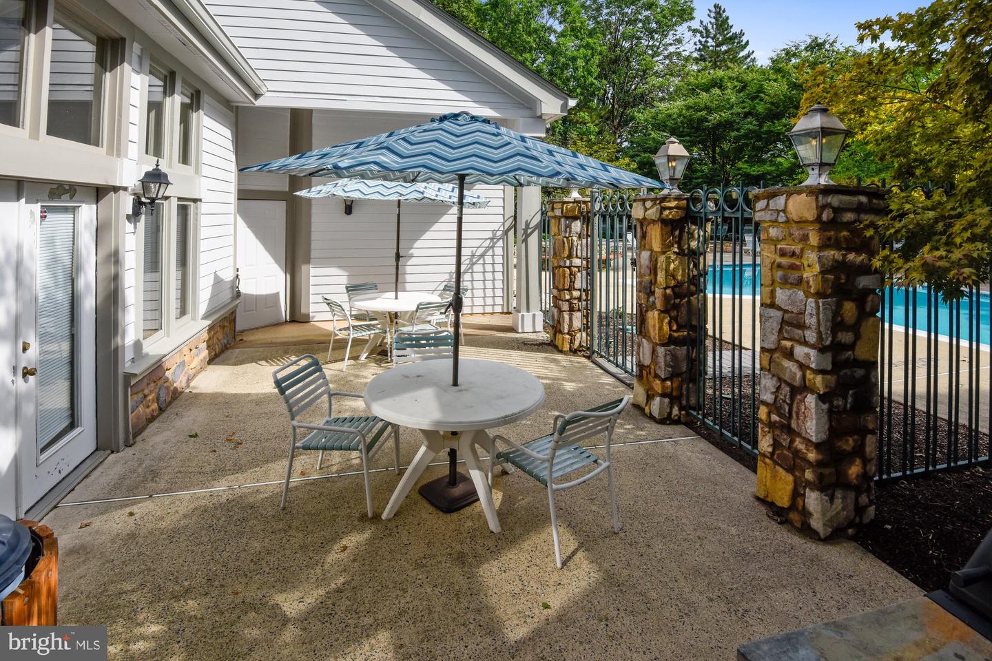 4405 SEDGEHURST DR #202, FAIRFAX, Virginia 22033, 2 Bedrooms Bedrooms, ,2 BathroomsBathrooms,Residential,For sale,4405 SEDGEHURST DR #202,VAFX2289328 MLS # VAFX2289328