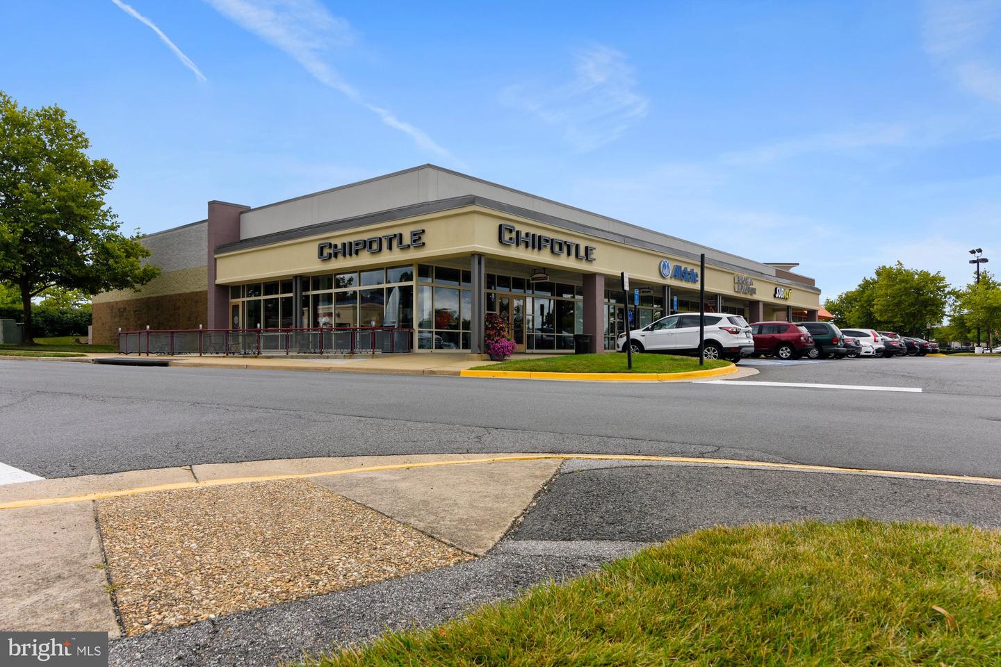 4405 SEDGEHURST DR #202, FAIRFAX, Virginia 22033, 2 Bedrooms Bedrooms, ,2 BathroomsBathrooms,Residential,For sale,4405 SEDGEHURST DR #202,VAFX2289328 MLS # VAFX2289328