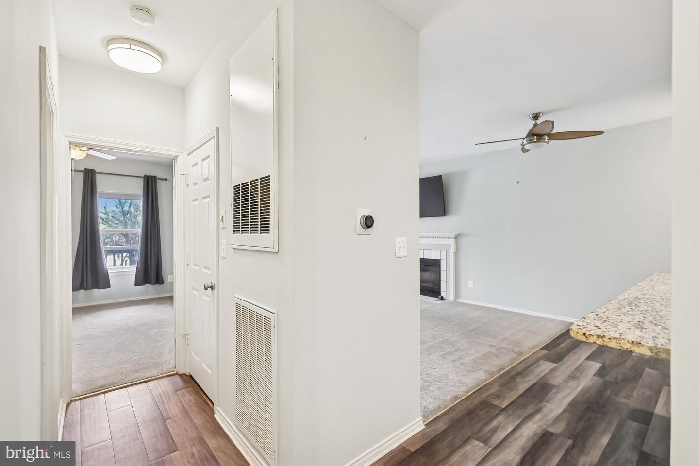 4405 SEDGEHURST DR #202, FAIRFAX, Virginia 22033, 2 Bedrooms Bedrooms, ,2 BathroomsBathrooms,Residential,For sale,4405 SEDGEHURST DR #202,VAFX2289328 MLS # VAFX2289328