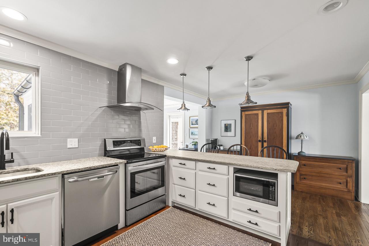 5005 RHOADES PL, ALEXANDRIA, Virginia 22304, 5 Bedrooms Bedrooms, ,3 BathroomsBathrooms,Residential,For sale,5005 RHOADES PL,VAAX2053878 MLS # VAAX2053878