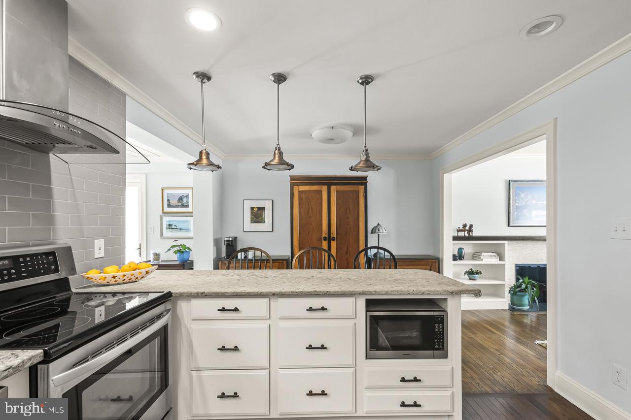 5005 RHOADES PL, ALEXANDRIA, Virginia 22304, 5 Bedrooms Bedrooms, ,3 BathroomsBathrooms,Residential,For sale,5005 RHOADES PL,VAAX2053878 MLS # VAAX2053878