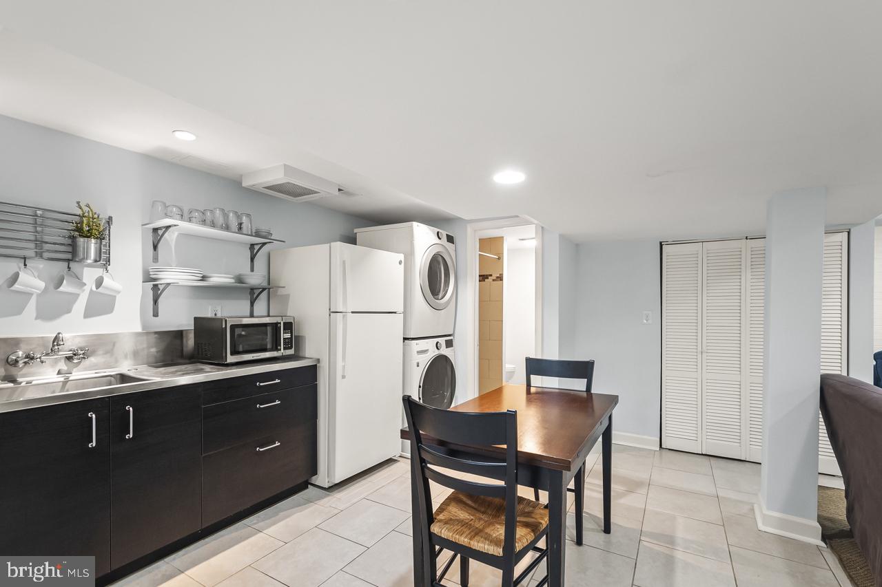 5005 RHOADES PL, ALEXANDRIA, Virginia 22304, 5 Bedrooms Bedrooms, ,3 BathroomsBathrooms,Residential,For sale,5005 RHOADES PL,VAAX2053878 MLS # VAAX2053878