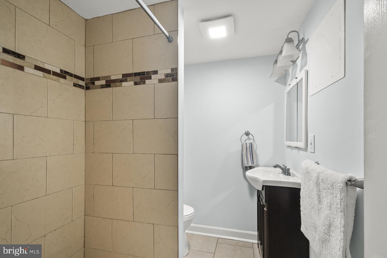 5005 RHOADES PL, ALEXANDRIA, Virginia 22304, 5 Bedrooms Bedrooms, ,3 BathroomsBathrooms,Residential,For sale,5005 RHOADES PL,VAAX2053878 MLS # VAAX2053878