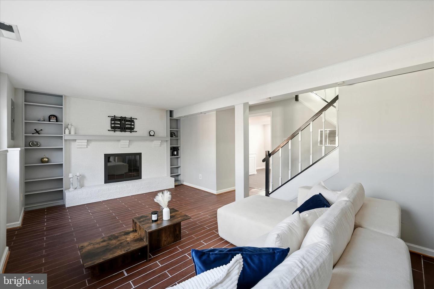 5211 PLEASURE COVE CT, ALEXANDRIA, Virginia 22315, 3 Bedrooms Bedrooms, ,2 BathroomsBathrooms,Residential,For sale,5211 PLEASURE COVE CT,VAFX2289416 MLS # VAFX2289416