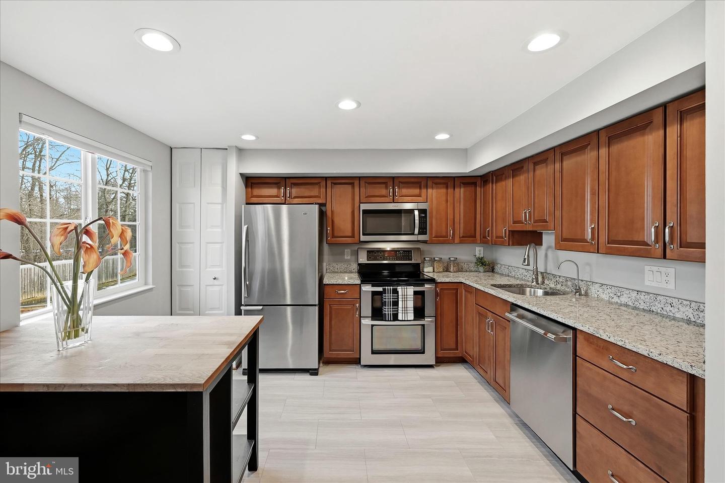 5211 PLEASURE COVE CT, ALEXANDRIA, Virginia 22315, 3 Bedrooms Bedrooms, ,2 BathroomsBathrooms,Residential,For sale,5211 PLEASURE COVE CT,VAFX2289416 MLS # VAFX2289416