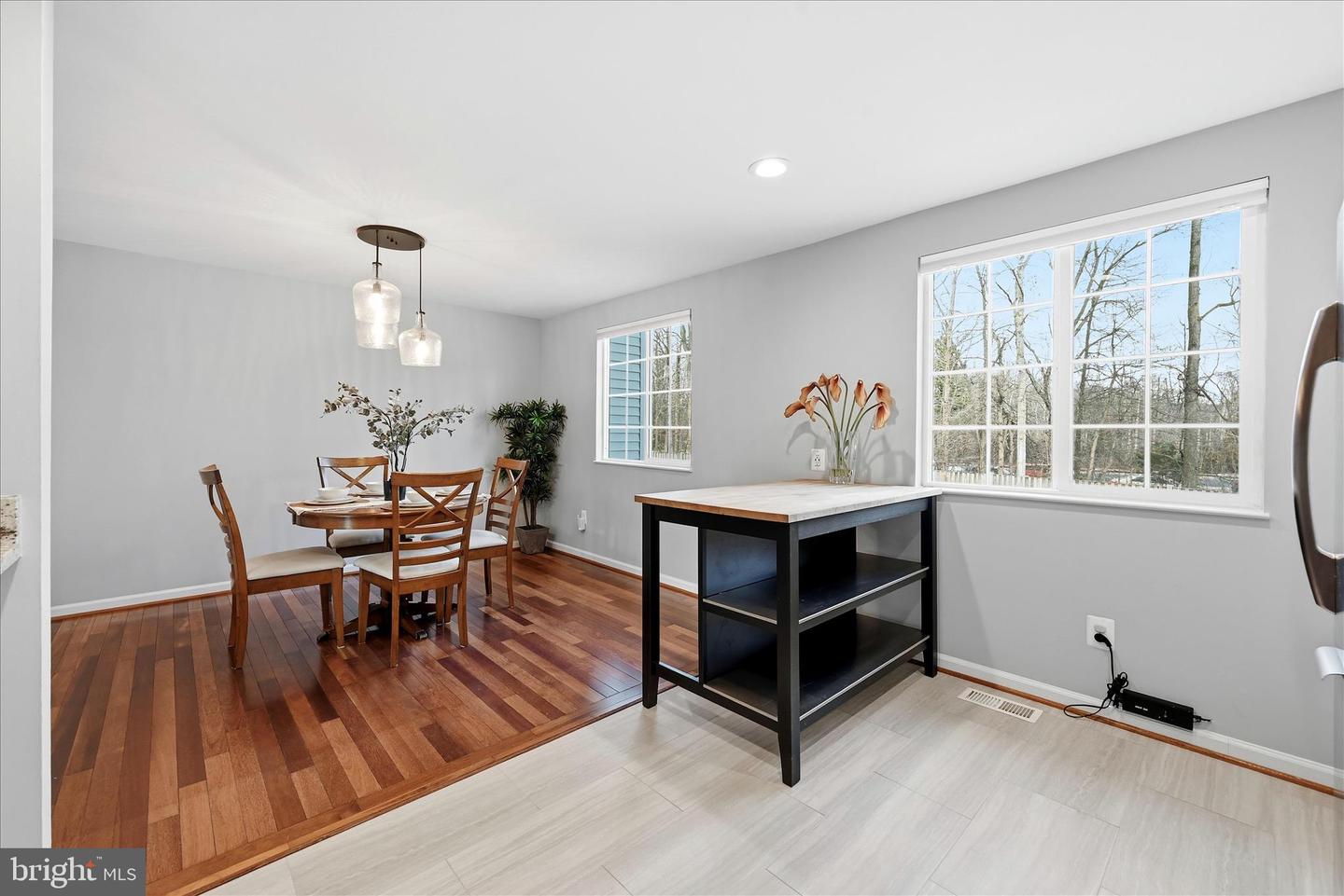 5211 PLEASURE COVE CT, ALEXANDRIA, Virginia 22315, 3 Bedrooms Bedrooms, ,2 BathroomsBathrooms,Residential,For sale,5211 PLEASURE COVE CT,VAFX2289416 MLS # VAFX2289416