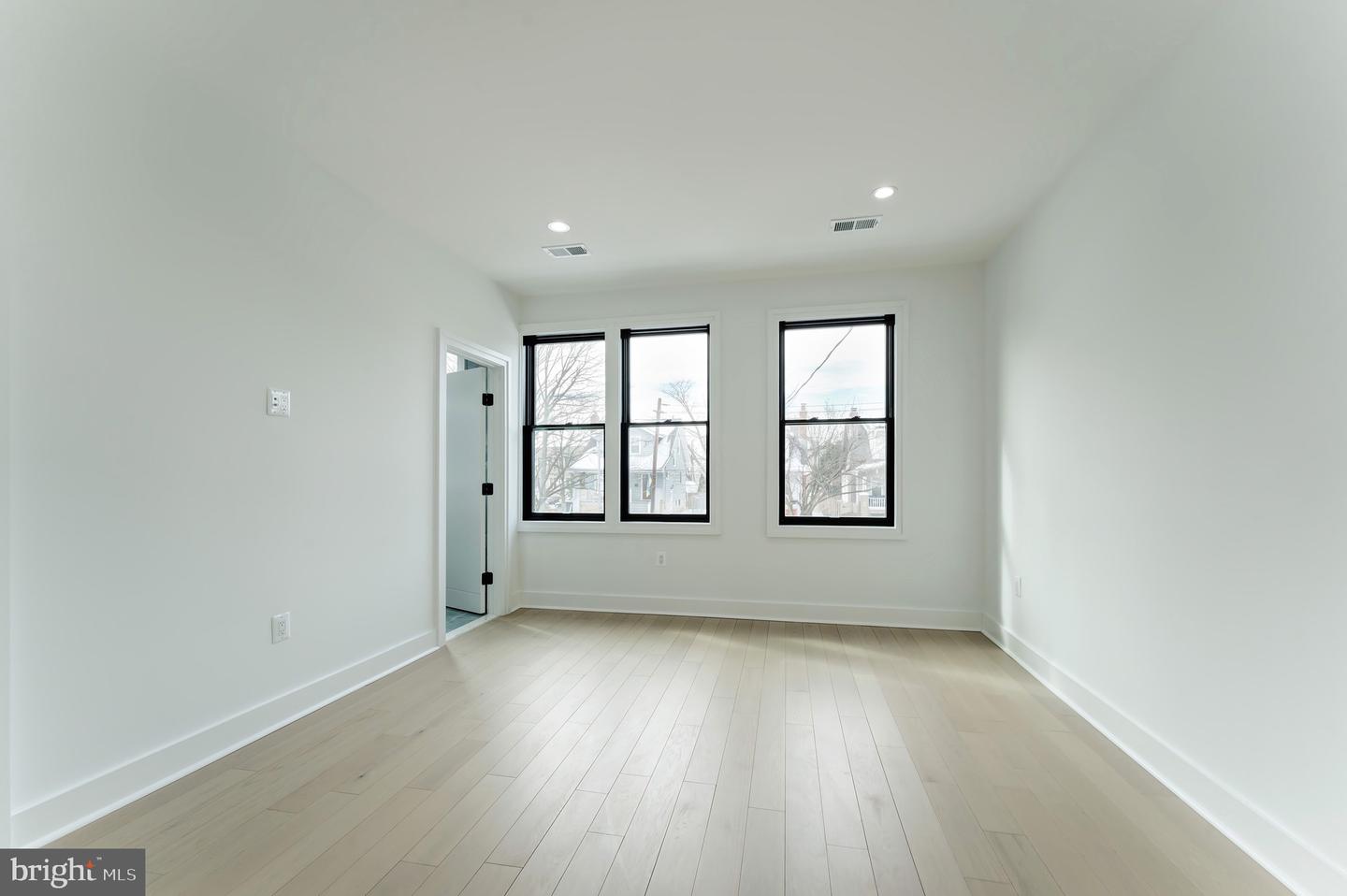 4411 ILLINOIS AVE NW, WASHINGTON, District Of Columbia 20011, 5 Bedrooms Bedrooms, 12 Rooms Rooms,5 BathroomsBathrooms,Residential,For sale,4411 ILLINOIS AVE NW,DCDC2244996 MLS # DCDC2244996 4411 ILLINOIS AVE NW, WASHINGTON, District Of Columbia 20011, 5 Bedrooms Bedrooms, 12 Rooms Rooms,5 BathroomsBathrooms,Residential,For sale,4411 ILLINOIS AVE NW,DCDC2244996 MLS # DCDC2244996