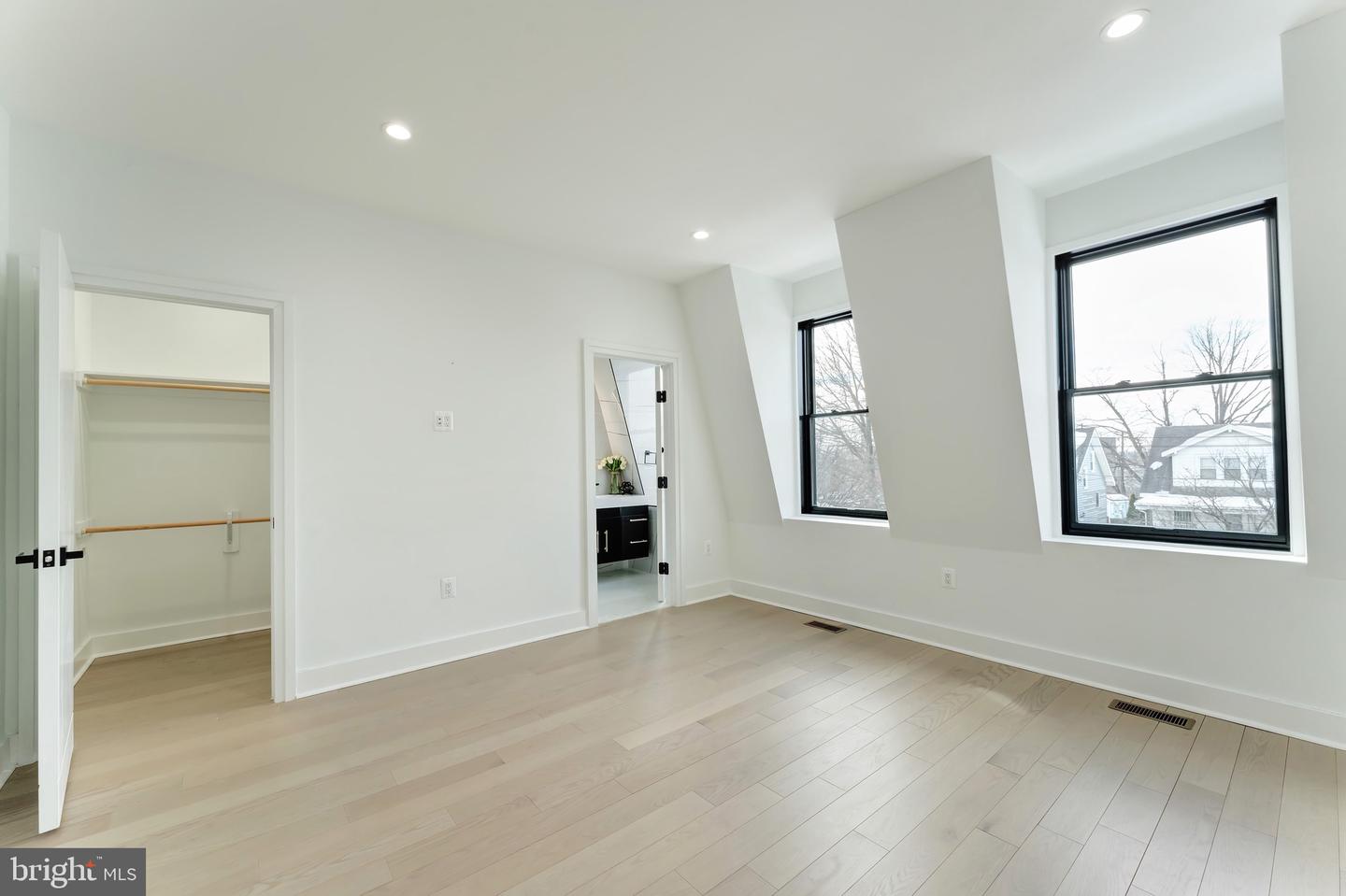 4411 ILLINOIS AVE NW, WASHINGTON, District Of Columbia 20011, 5 Bedrooms Bedrooms, 12 Rooms Rooms,5 BathroomsBathrooms,Residential,For sale,4411 ILLINOIS AVE NW,DCDC2244996 MLS # DCDC2244996 4411 ILLINOIS AVE NW, WASHINGTON, District Of Columbia 20011, 5 Bedrooms Bedrooms, 12 Rooms Rooms,5 BathroomsBathrooms,Residential,For sale,4411 ILLINOIS AVE NW,DCDC2244996 MLS # DCDC2244996