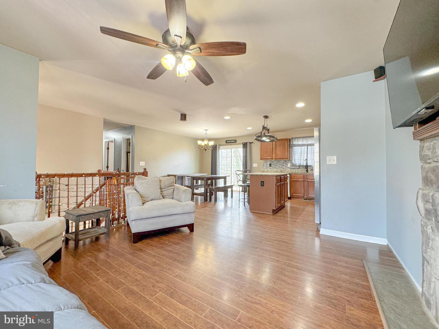 402 BUTTERNUT DR, FREDERICKSBURG, Virginia 22408, 3 Bedrooms Bedrooms, ,2 BathroomsBathrooms,Residential,For sale,402 BUTTERNUT DR,VASP2039120 MLS # VASP2039120