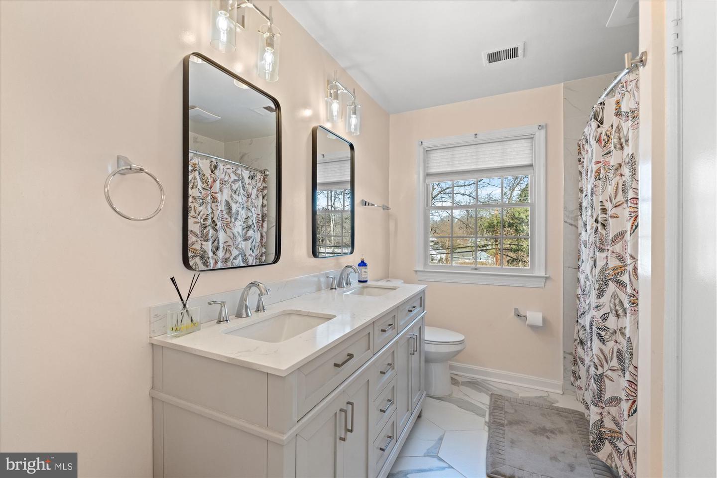 2100 WITTINGTON BLVD, ALEXANDRIA, Virginia 22308, 5 Bedrooms Bedrooms, ,2 BathroomsBathrooms,Residential,For sale,2100 WITTINGTON BLVD,VAFX2289564 MLS # VAFX2289564