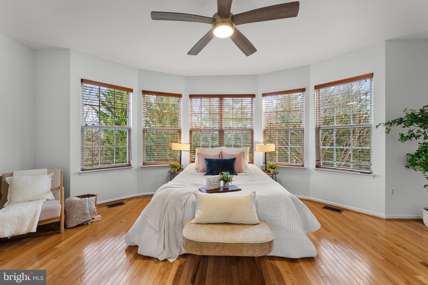 6735 APPLEMINT LN, ALEXANDRIA, Virginia 22310, 3 Bedrooms Bedrooms, ,3 BathroomsBathrooms,Residential,For sale,6735 APPLEMINT LN,VAFX2289628 MLS # VAFX2289628