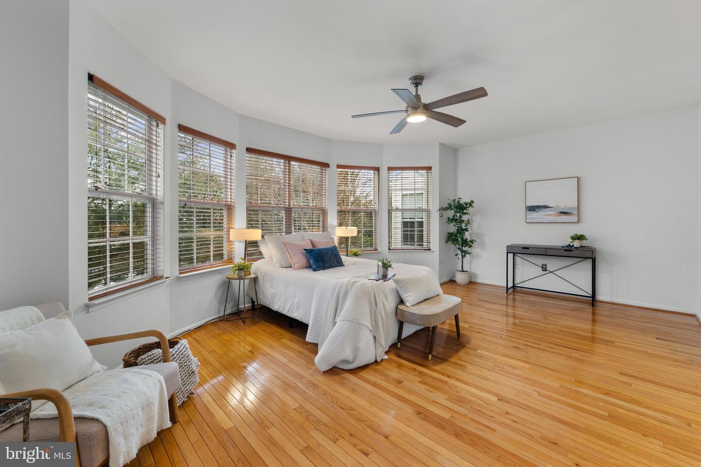 6735 APPLEMINT LN, ALEXANDRIA, Virginia 22310, 3 Bedrooms Bedrooms, ,3 BathroomsBathrooms,Residential,For sale,6735 APPLEMINT LN,VAFX2289628 MLS # VAFX2289628