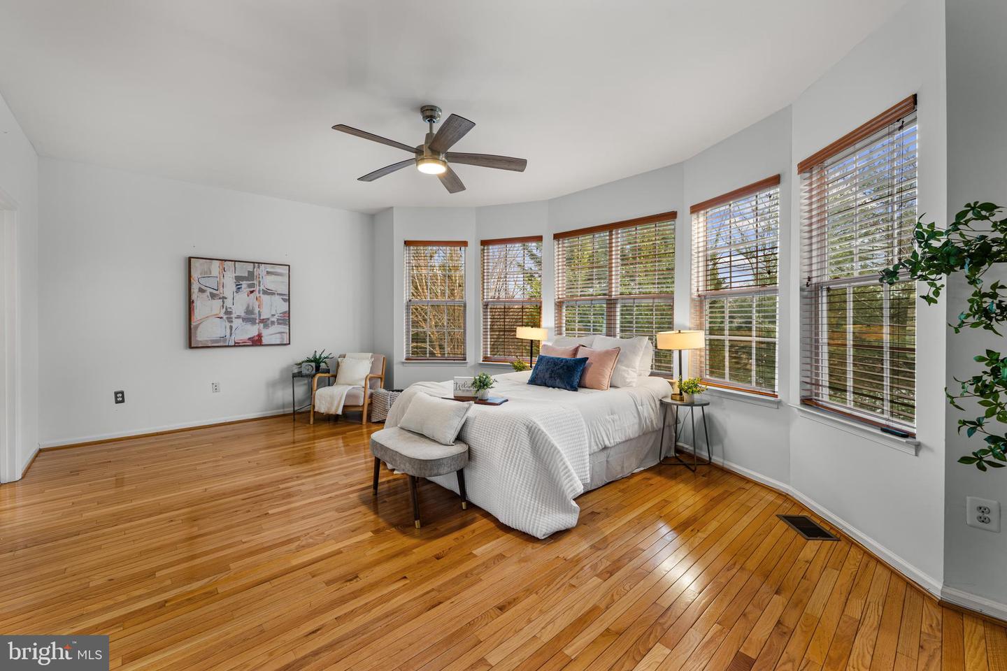 6735 APPLEMINT LN, ALEXANDRIA, Virginia 22310, 3 Bedrooms Bedrooms, ,3 BathroomsBathrooms,Residential,For sale,6735 APPLEMINT LN,VAFX2289628 MLS # VAFX2289628