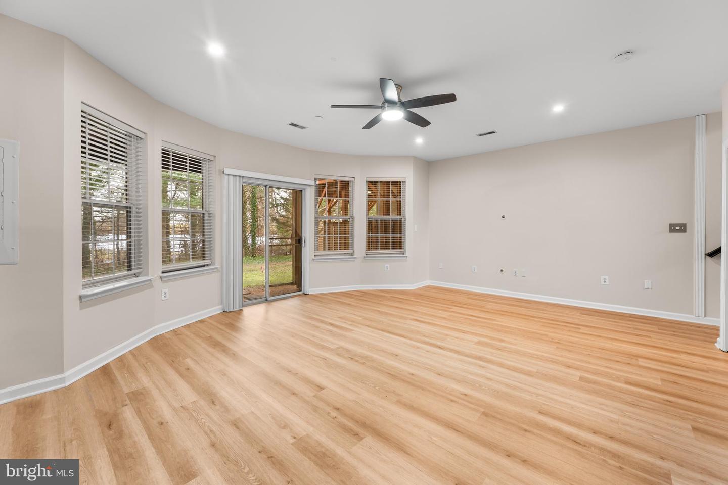 6735 APPLEMINT LN, ALEXANDRIA, Virginia 22310, 3 Bedrooms Bedrooms, ,3 BathroomsBathrooms,Residential,For sale,6735 APPLEMINT LN,VAFX2289628 MLS # VAFX2289628