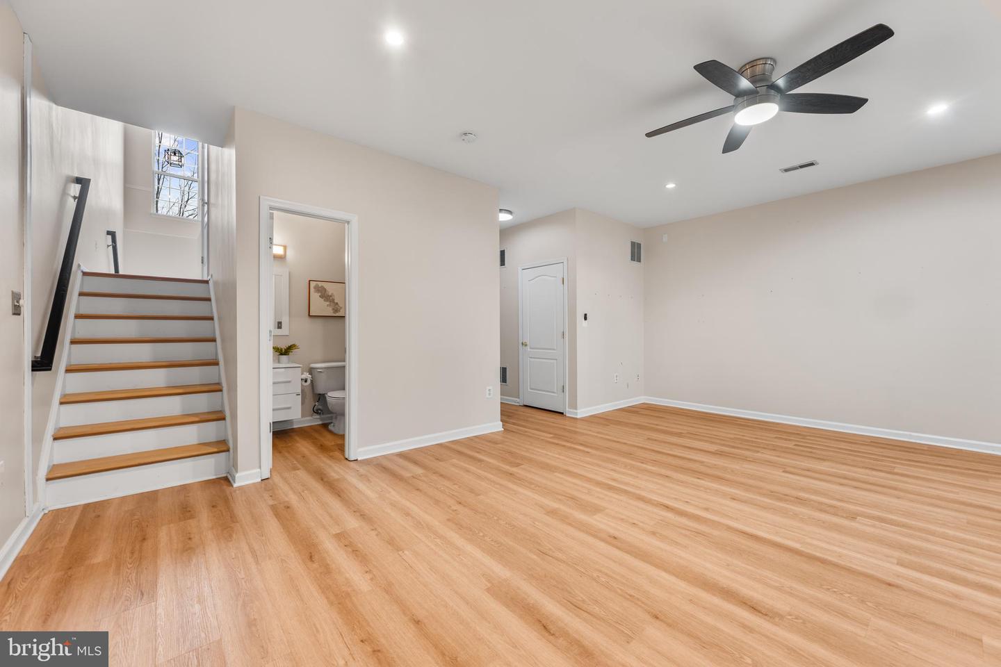 6735 APPLEMINT LN, ALEXANDRIA, Virginia 22310, 3 Bedrooms Bedrooms, ,3 BathroomsBathrooms,Residential,For sale,6735 APPLEMINT LN,VAFX2289628 MLS # VAFX2289628