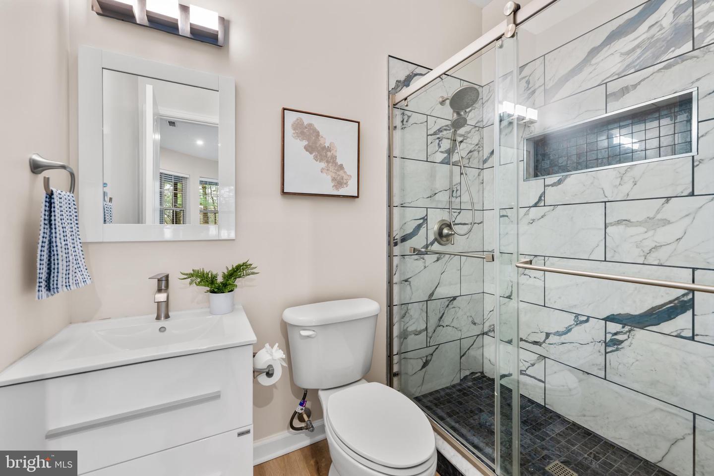 6735 APPLEMINT LN, ALEXANDRIA, Virginia 22310, 3 Bedrooms Bedrooms, ,3 BathroomsBathrooms,Residential,For sale,6735 APPLEMINT LN,VAFX2289628 MLS # VAFX2289628