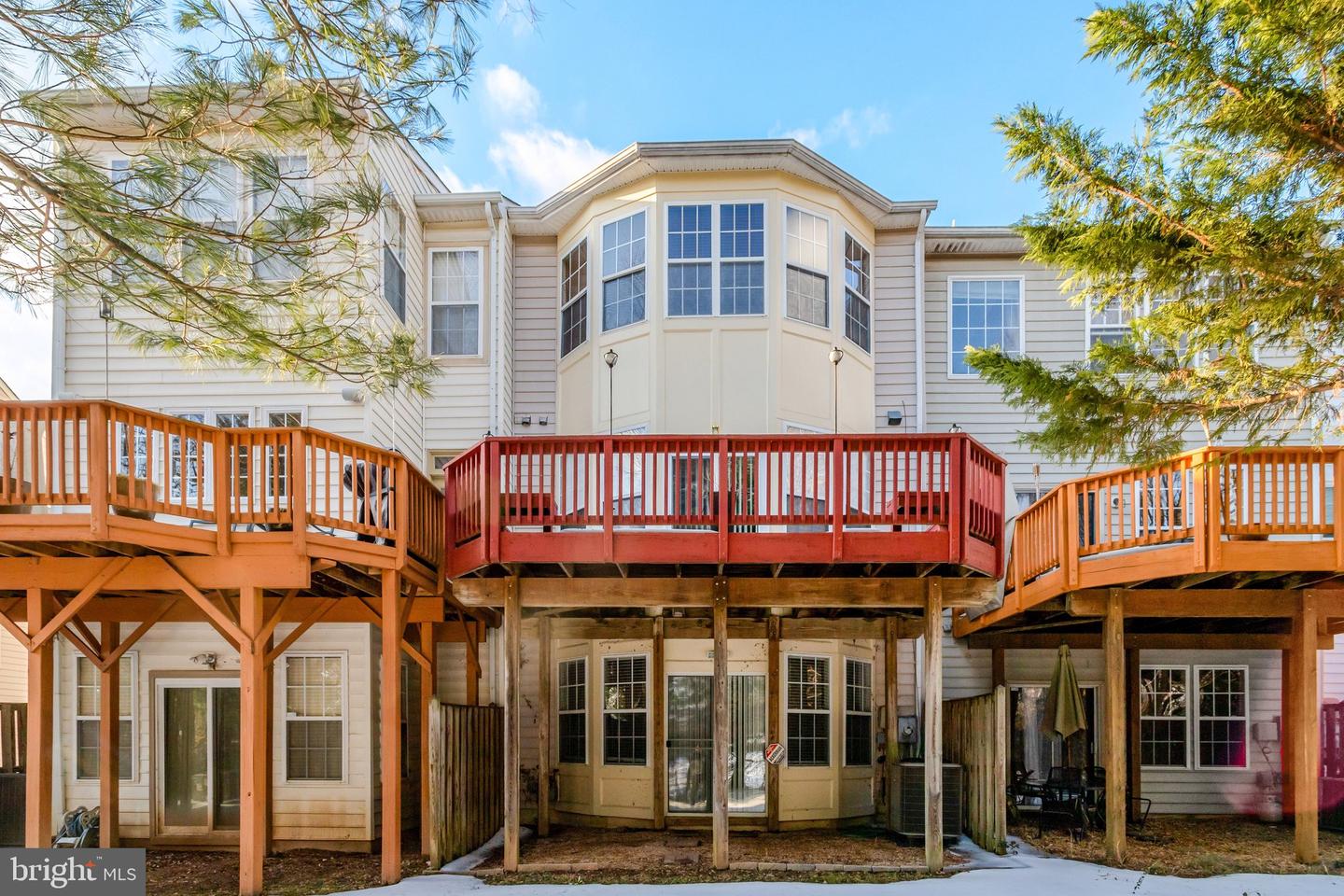 6735 APPLEMINT LN, ALEXANDRIA, Virginia 22310, 3 Bedrooms Bedrooms, ,3 BathroomsBathrooms,Residential,For sale,6735 APPLEMINT LN,VAFX2289628 MLS # VAFX2289628