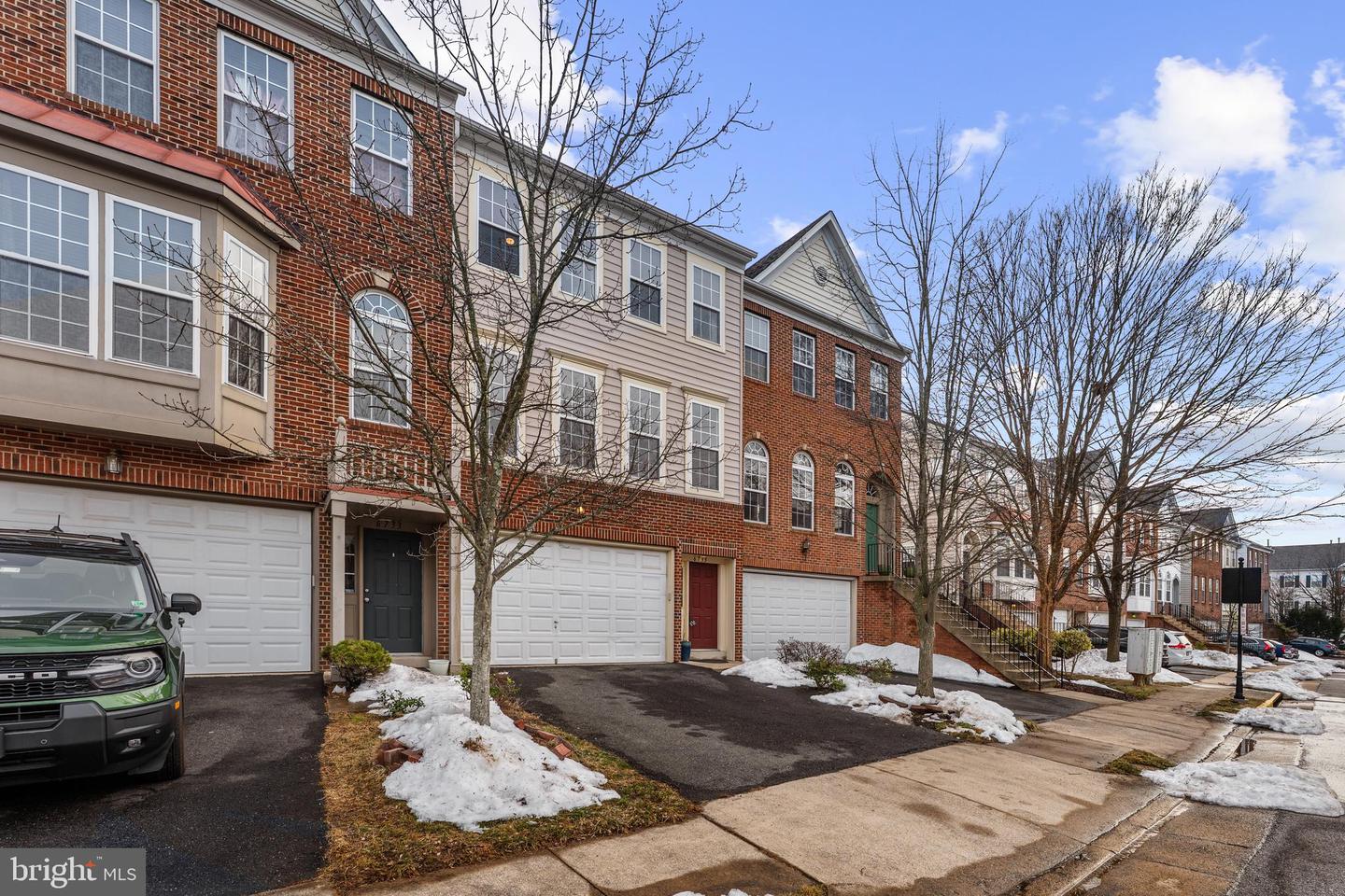 6735 APPLEMINT LN, ALEXANDRIA, Virginia 22310, 3 Bedrooms Bedrooms, ,3 BathroomsBathrooms,Residential,For sale,6735 APPLEMINT LN,VAFX2289628 MLS # VAFX2289628