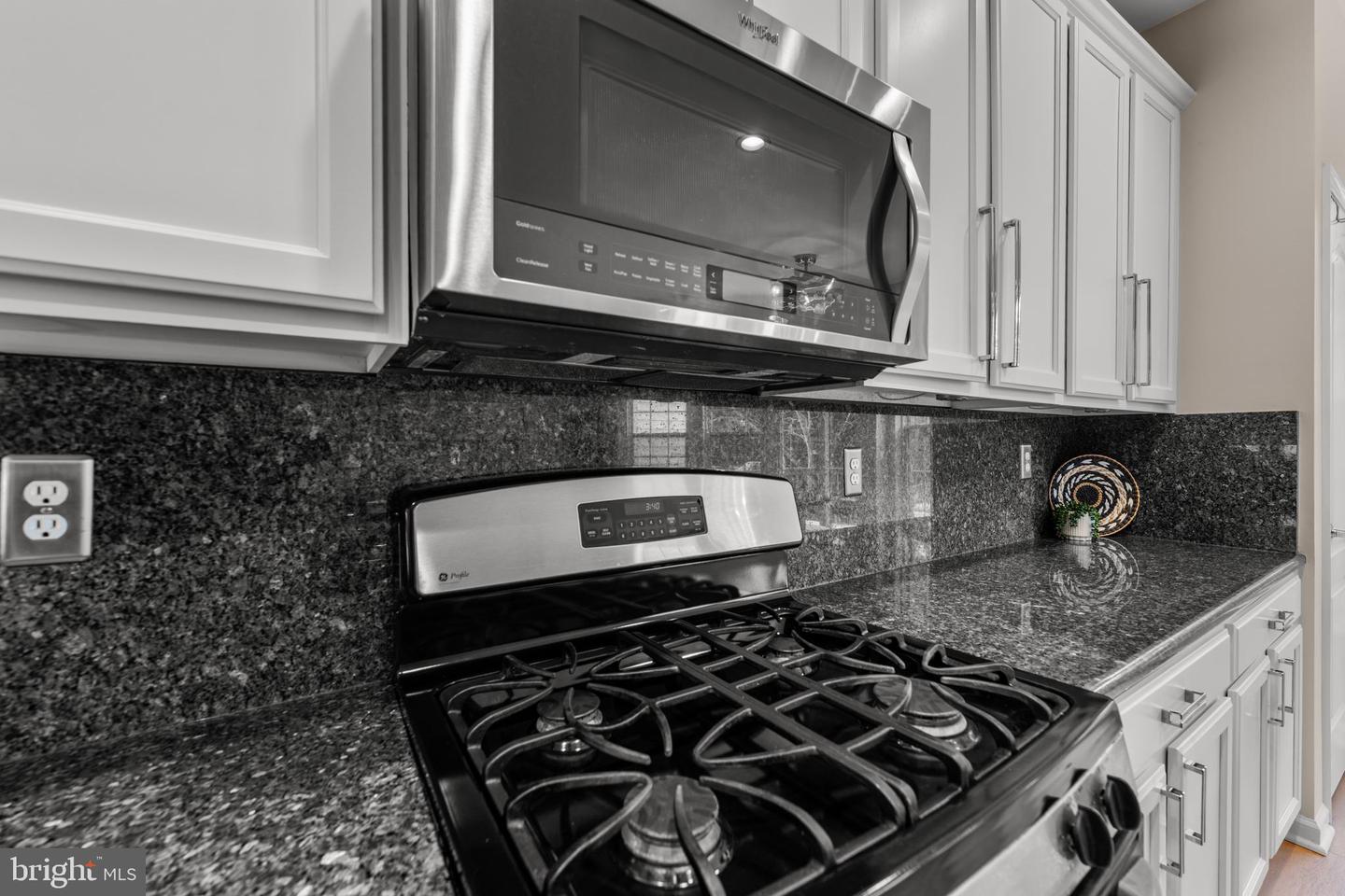 6735 APPLEMINT LN, ALEXANDRIA, Virginia 22310, 3 Bedrooms Bedrooms, ,3 BathroomsBathrooms,Residential,For sale,6735 APPLEMINT LN,VAFX2289628 MLS # VAFX2289628