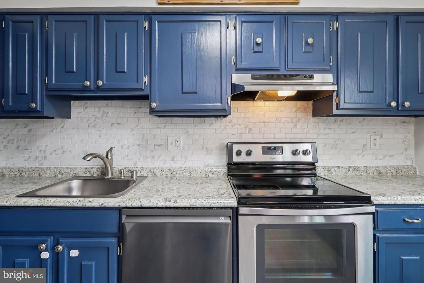 702 GILES PL, STERLING, Virginia 20164, 3 Bedrooms Bedrooms, ,2 BathroomsBathrooms,Residential,For sale,702 GILES PL,VALO2115460 MLS # VALO2115460