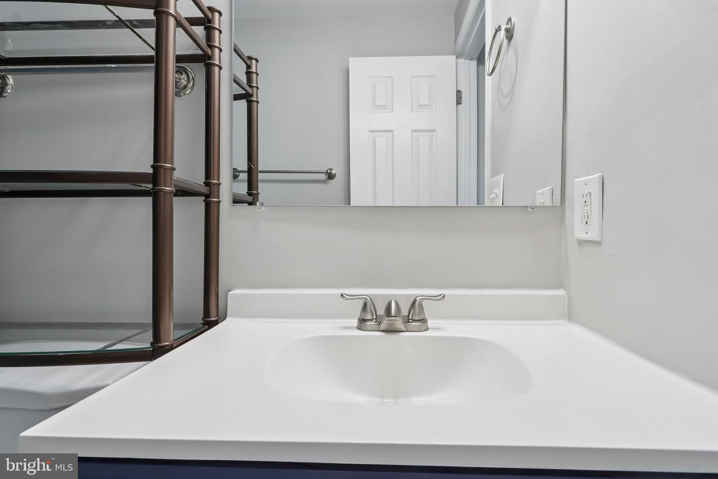 702 GILES PL, STERLING, Virginia 20164, 3 Bedrooms Bedrooms, ,2 BathroomsBathrooms,Residential,For sale,702 GILES PL,VALO2115460 MLS # VALO2115460