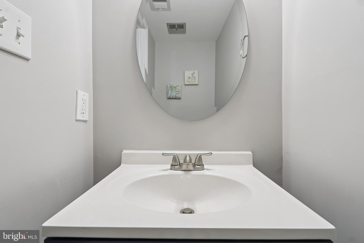 702 GILES PL, STERLING, Virginia 20164, 3 Bedrooms Bedrooms, ,2 BathroomsBathrooms,Residential,For sale,702 GILES PL,VALO2115460 MLS # VALO2115460