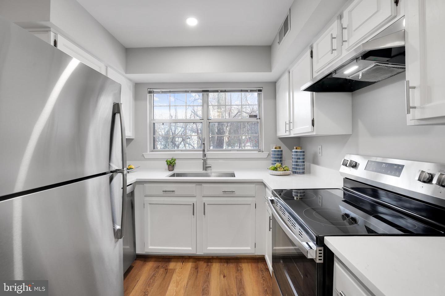 7746 NEW PROVIDENCE DR #93, FALLS CHURCH, Virginia 22042, 3 Bedrooms Bedrooms, ,2 BathroomsBathrooms,Residential,For sale,7746 NEW PROVIDENCE DR #93,VAFX2289744 MLS # VAFX2289744