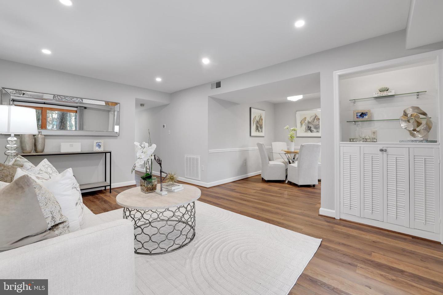 7746 NEW PROVIDENCE DR #93, FALLS CHURCH, Virginia 22042, 3 Bedrooms Bedrooms, ,2 BathroomsBathrooms,Residential,For sale,7746 NEW PROVIDENCE DR #93,VAFX2289744 MLS # VAFX2289744