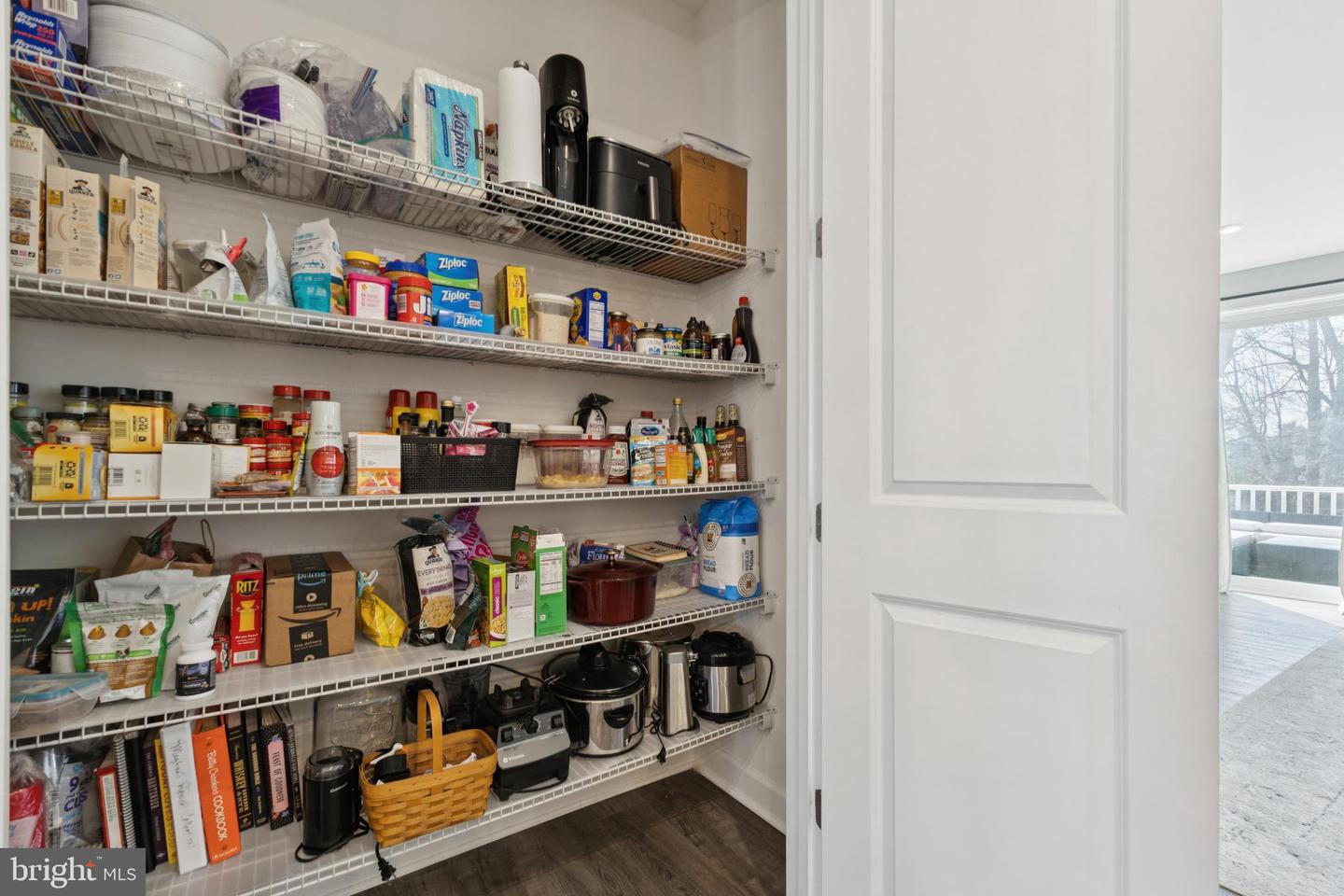 8102 ZOE PL, ALEXANDRIA, Virginia 22306, 3 Bedrooms Bedrooms, ,3 BathroomsBathrooms,Residential,For sale,8102 ZOE PL,VAFX2289760 MLS # VAFX2289760