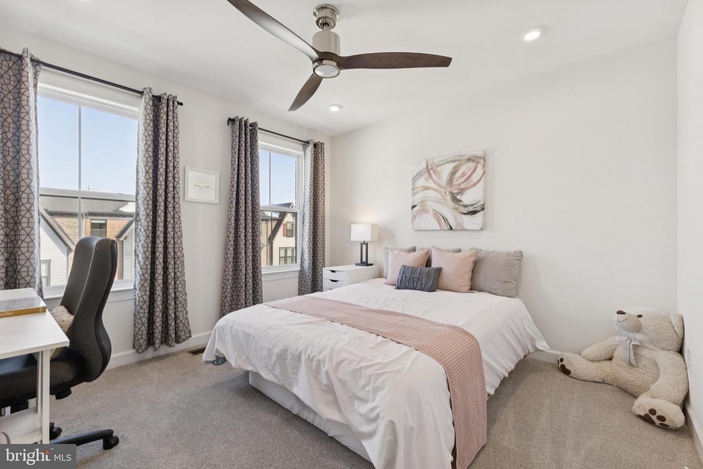 8102 ZOE PL, ALEXANDRIA, Virginia 22306, 3 Bedrooms Bedrooms, ,3 BathroomsBathrooms,Residential,For sale,8102 ZOE PL,VAFX2289760 MLS # VAFX2289760