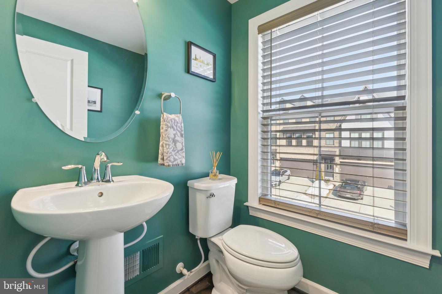 8102 ZOE PL, ALEXANDRIA, Virginia 22306, 3 Bedrooms Bedrooms, ,3 BathroomsBathrooms,Residential,For sale,8102 ZOE PL,VAFX2289760 MLS # VAFX2289760