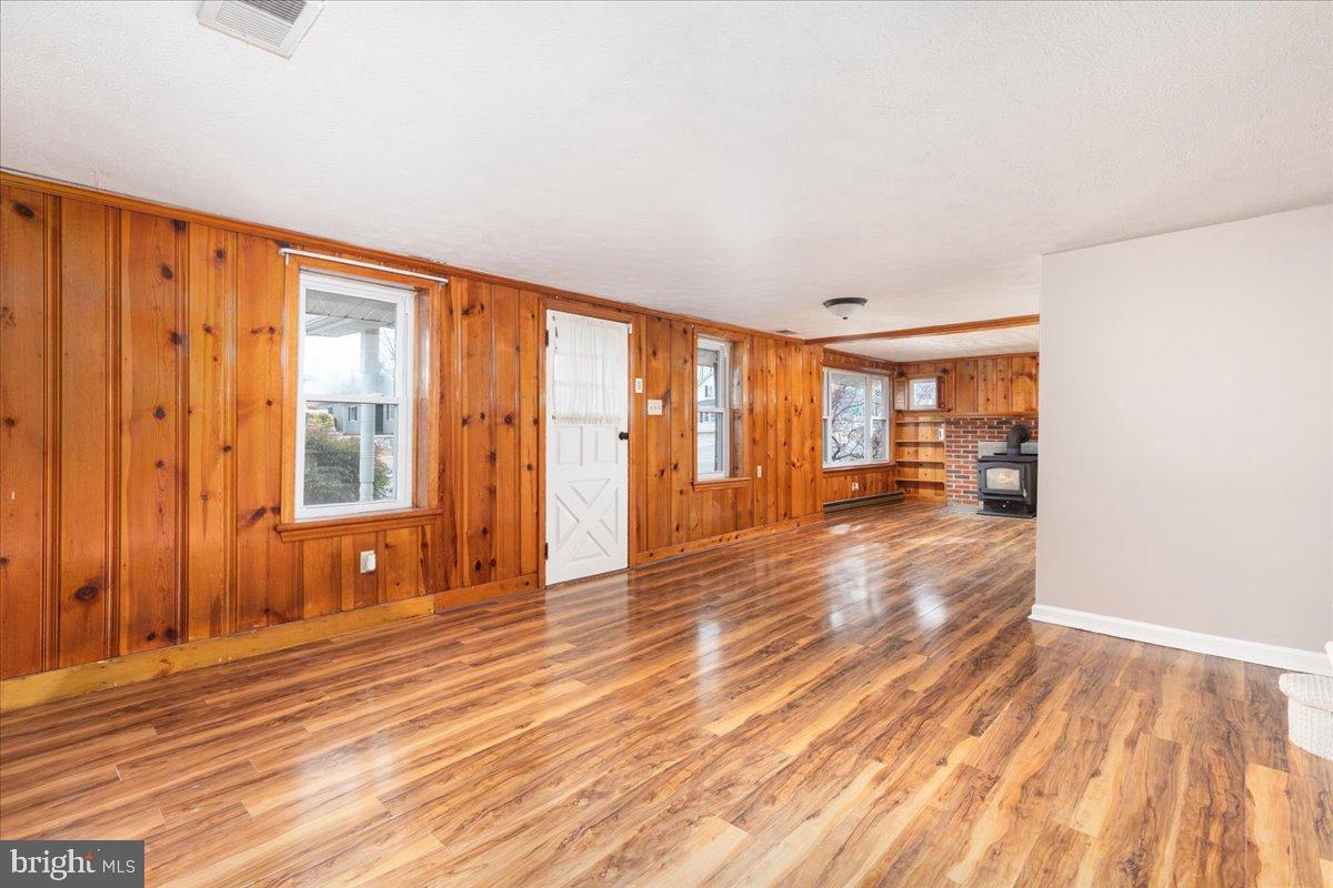 961 W MAIN ST, STANLEY, Virginia 22851, 3 Bedrooms Bedrooms, 5 Rooms Rooms,2 BathroomsBathrooms,Residential,For sale,961 W MAIN ST,VAPA2006018 MLS # VAPA2006018