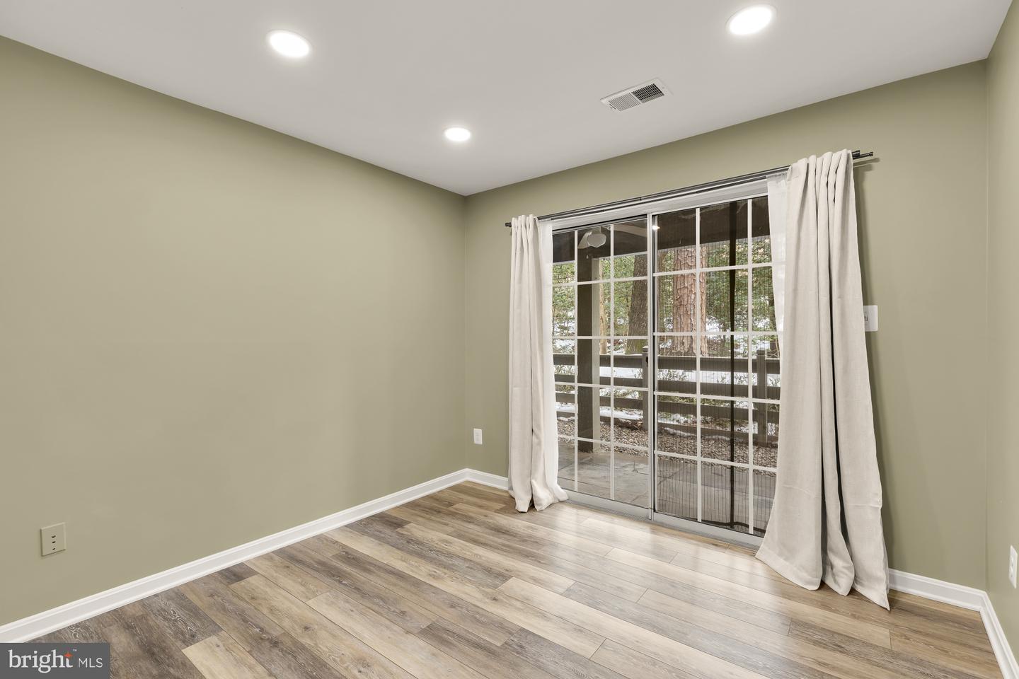 2221 LOVEDALE LN #202B, RESTON, Virginia 20191, 2 Bedrooms Bedrooms, ,1 BathroomBathrooms,Residential,For sale,2221 LOVEDALE LN #202B,VAFX2289828 MLS # VAFX2289828