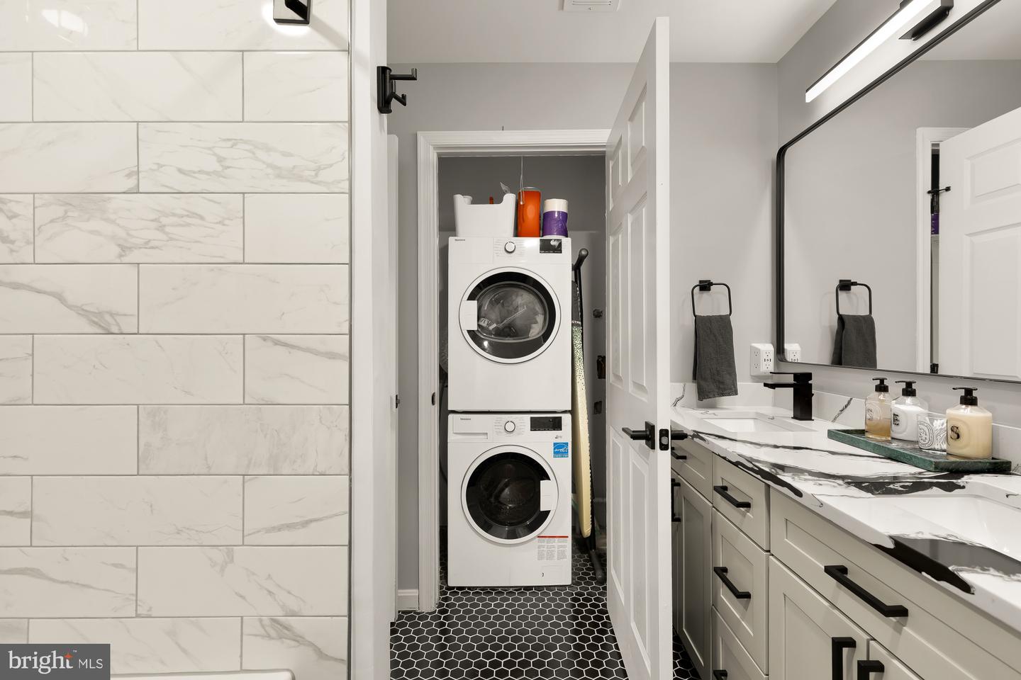 2221 LOVEDALE LN #202B, RESTON, Virginia 20191, 2 Bedrooms Bedrooms, ,1 BathroomBathrooms,Residential,For sale,2221 LOVEDALE LN #202B,VAFX2289828 MLS # VAFX2289828