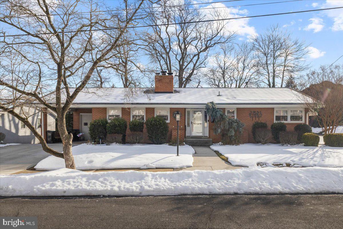 425 BRIARMONT DR, WINCHESTER, Virginia 22601, 3 Bedrooms Bedrooms, ,2 BathroomsBathrooms,Residential,For sale,425 BRIARMONT DR,VAWI2009926 MLS # VAWI2009926