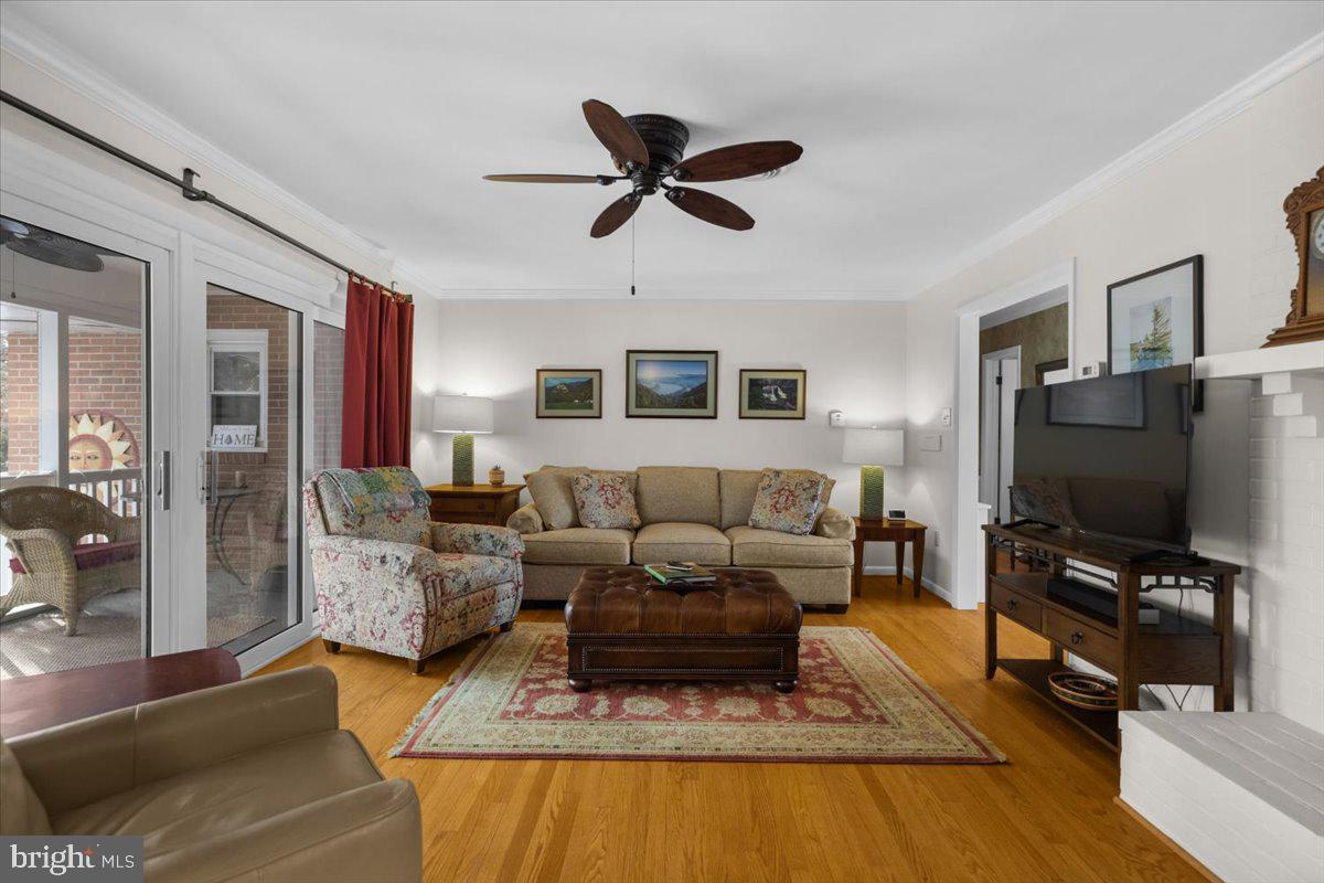 425 BRIARMONT DR, WINCHESTER, Virginia 22601, 3 Bedrooms Bedrooms, ,2 BathroomsBathrooms,Residential,For sale,425 BRIARMONT DR,VAWI2009926 MLS # VAWI2009926