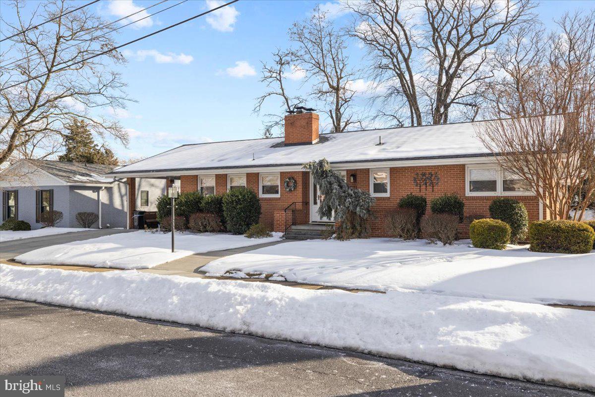 425 BRIARMONT DR, WINCHESTER, Virginia 22601, 3 Bedrooms Bedrooms, ,2 BathroomsBathrooms,Residential,For sale,425 BRIARMONT DR,VAWI2009926 MLS # VAWI2009926