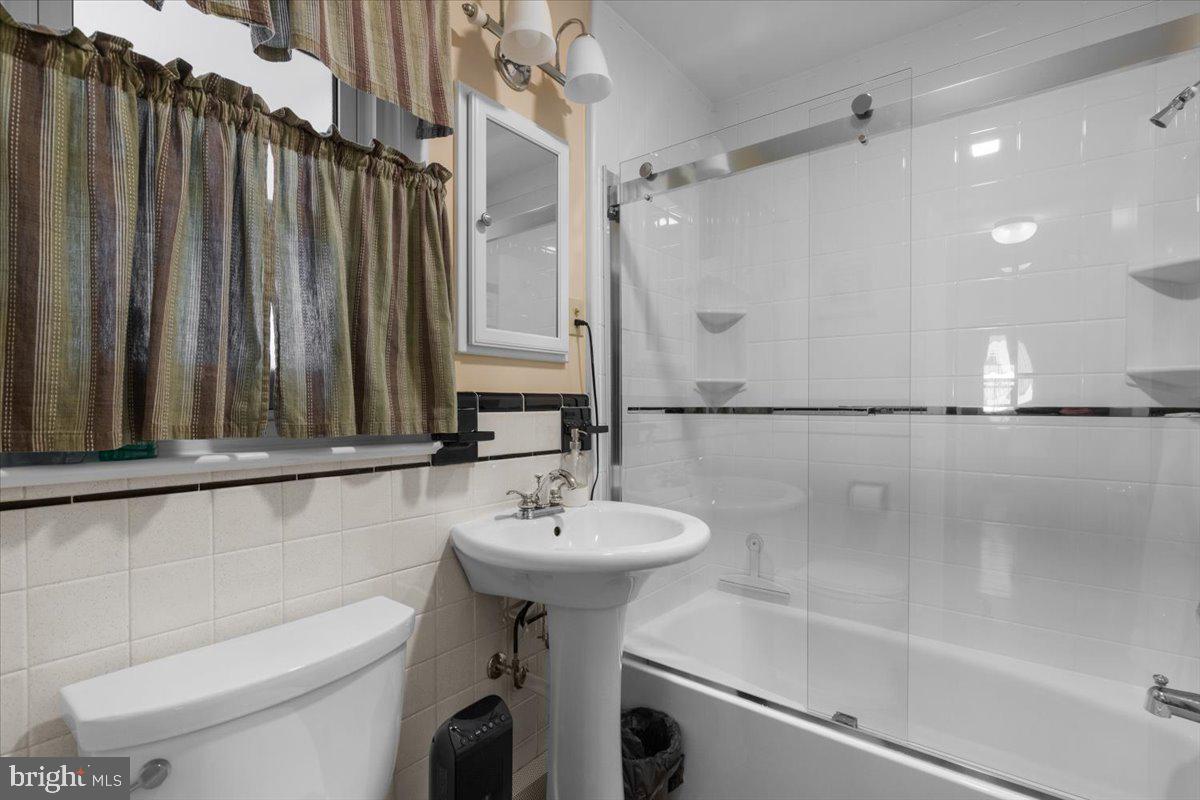 425 BRIARMONT DR, WINCHESTER, Virginia 22601, 3 Bedrooms Bedrooms, ,2 BathroomsBathrooms,Residential,For sale,425 BRIARMONT DR,VAWI2009926 MLS # VAWI2009926