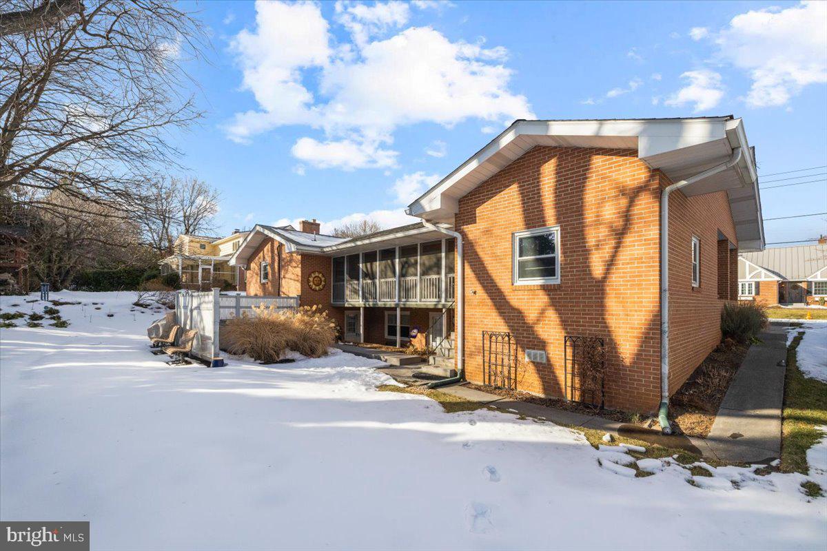 425 BRIARMONT DR, WINCHESTER, Virginia 22601, 3 Bedrooms Bedrooms, ,2 BathroomsBathrooms,Residential,For sale,425 BRIARMONT DR,VAWI2009926 MLS # VAWI2009926